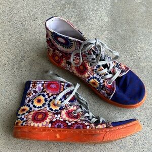 Jelly The Pug Floral Canvas High Top Sneakers, 11.5